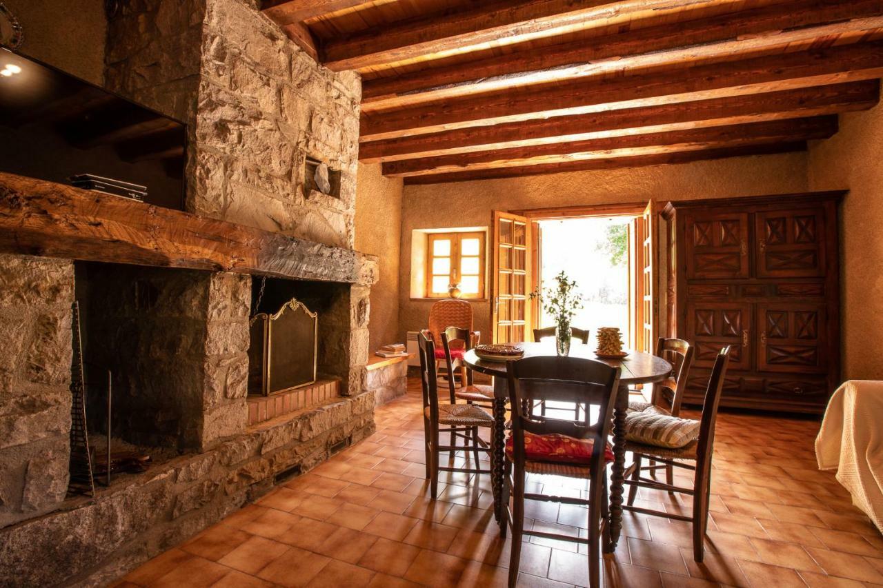 Chalets de Las Costes: Rustic Forest Retreat near Loudenvielle Ski Slopes Exterior photo